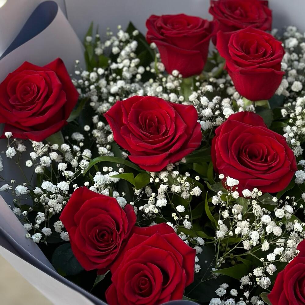 Red roses bouqet