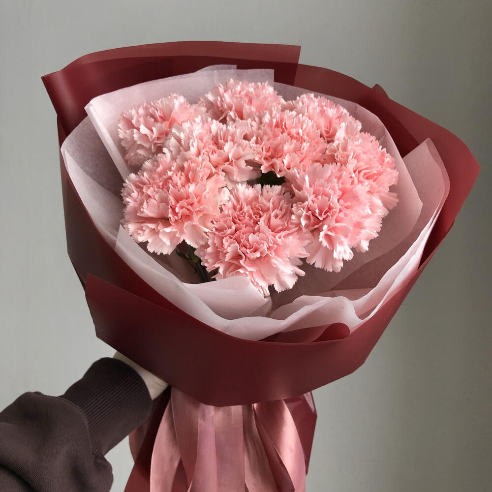 Букет розовых Диантусов N 809 + подарок от Vivienne Sabo — румяна MACARON