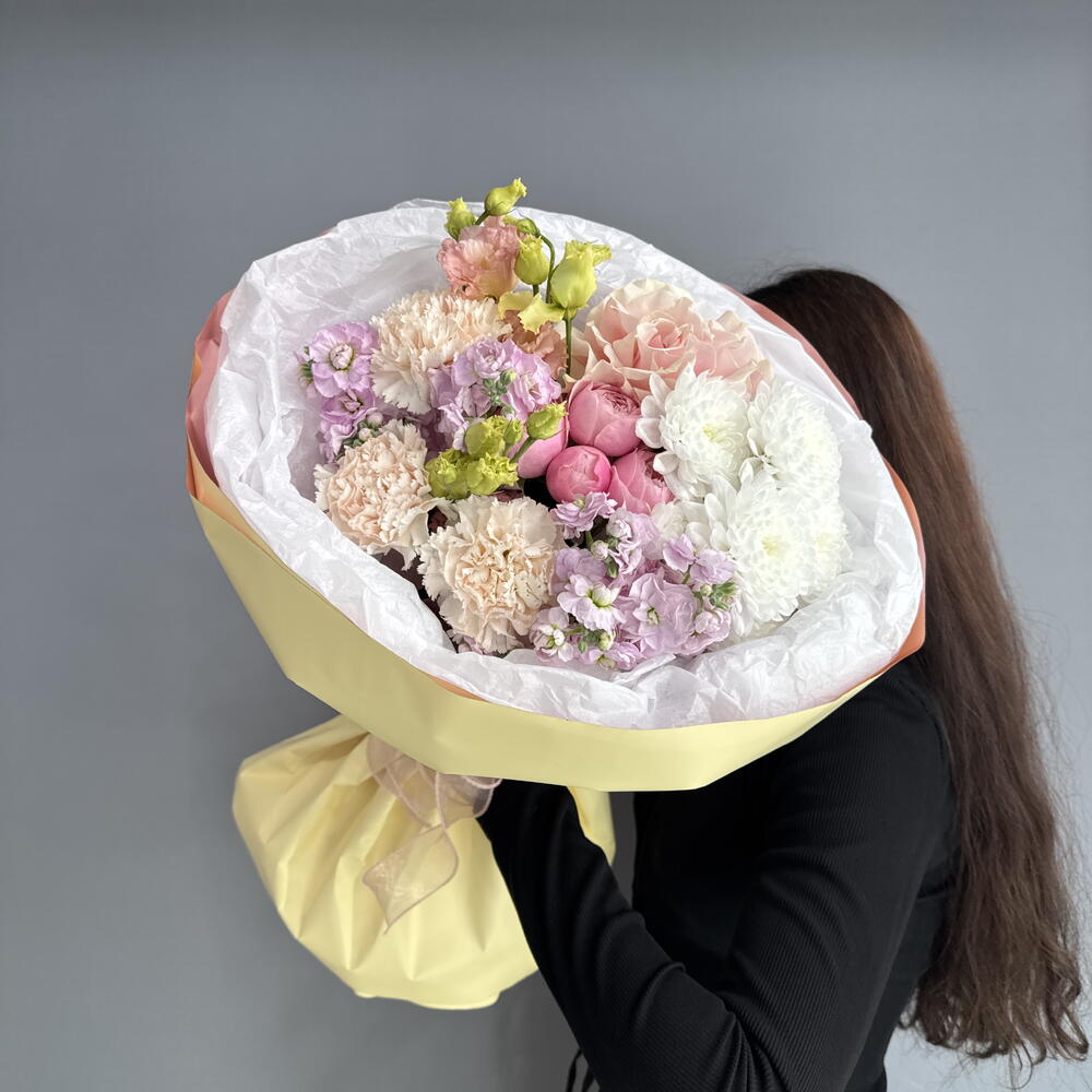 АВТОРСКИЙ букет из Кустовой Розы Сильва ПИНК💕 в дизайнерской лимонной упаковки🍋