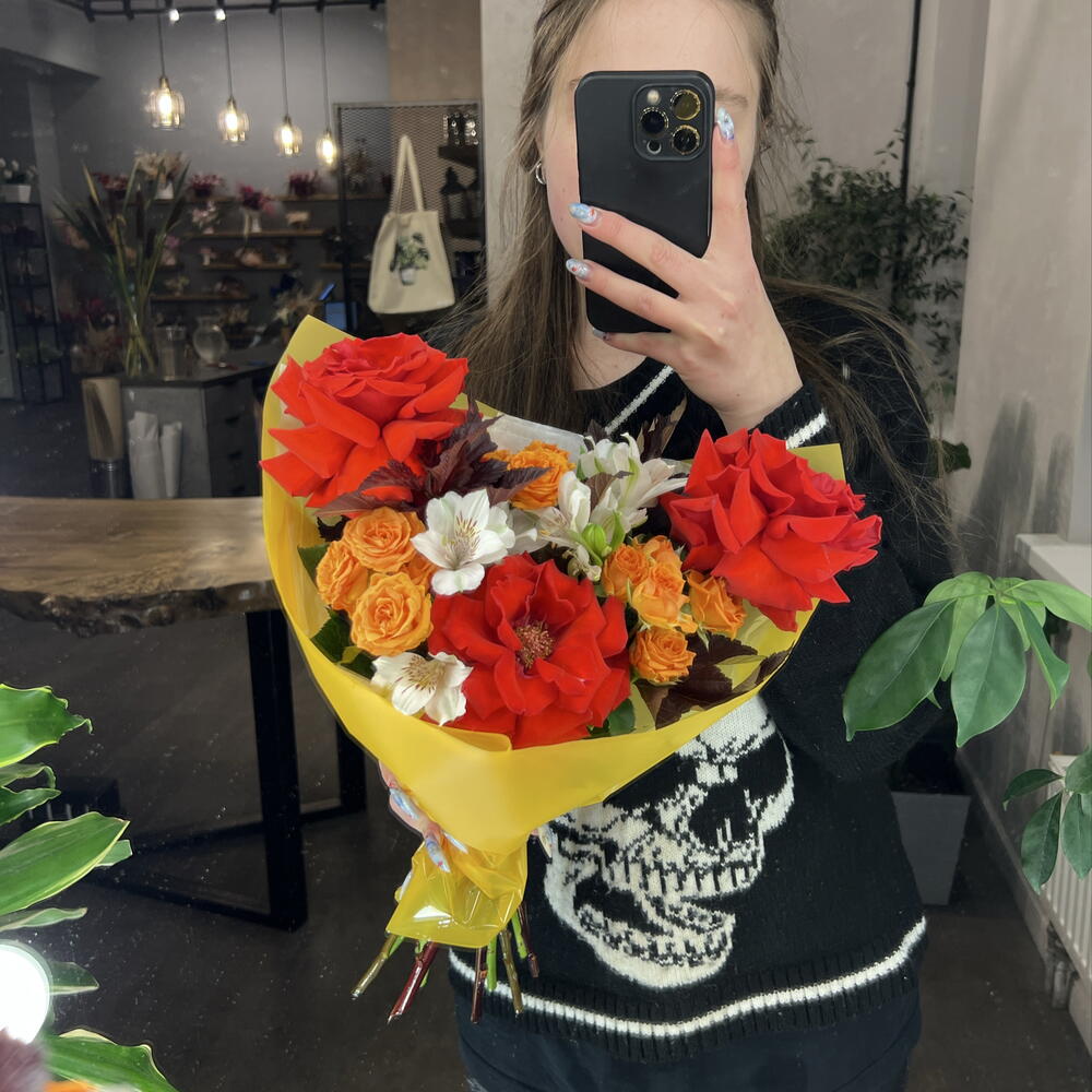 Яркий букет комплимент