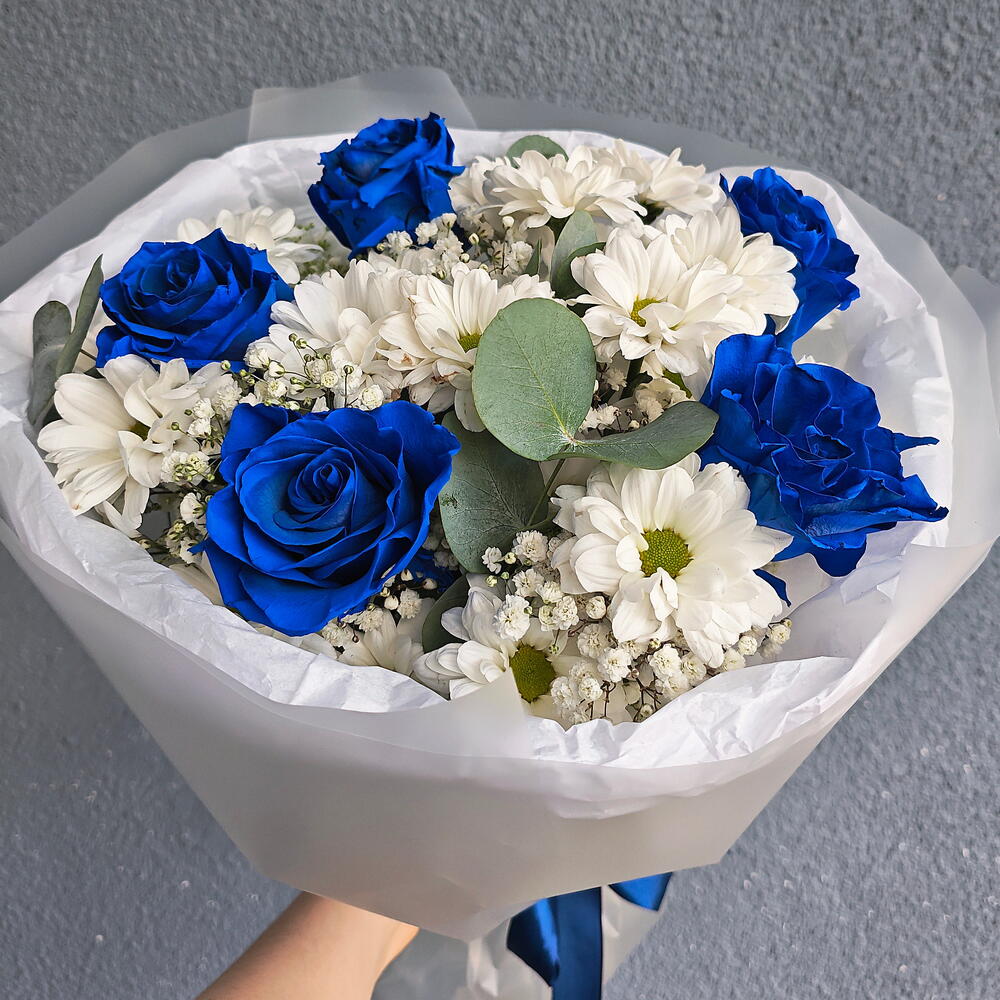 Ромашка с синими розами 💙