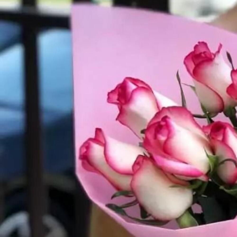 Монобукет из 7 розовых роз 50 см