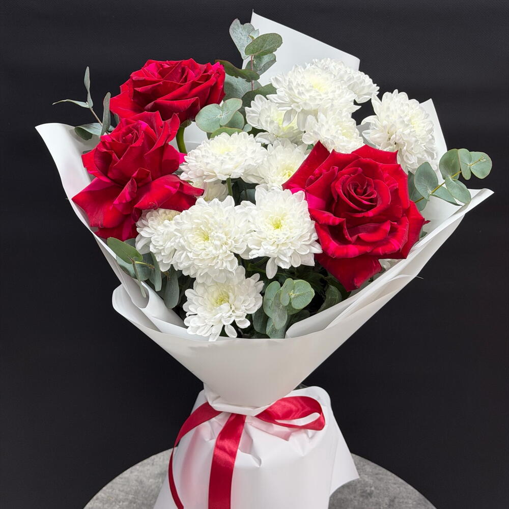 Красная Роза 🌹 с хризантемой