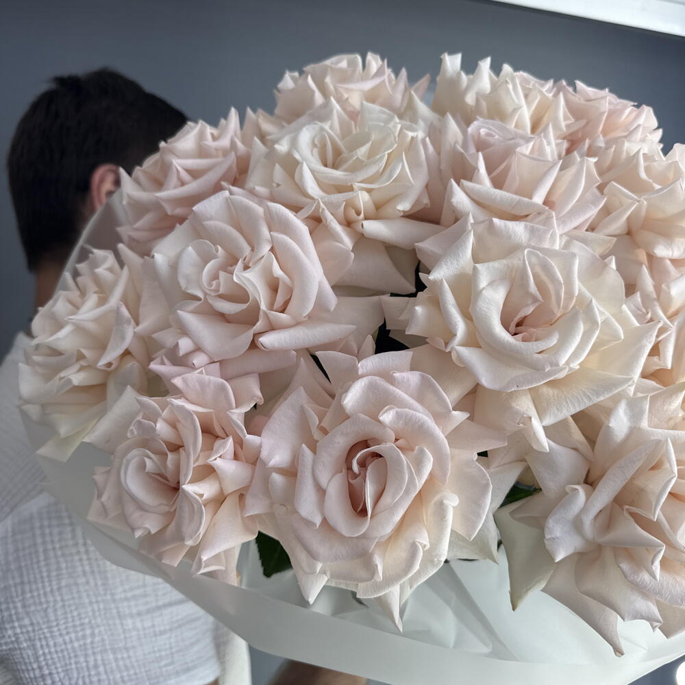 Монобукет из нежной розы HAPPY BRIDE 15шт