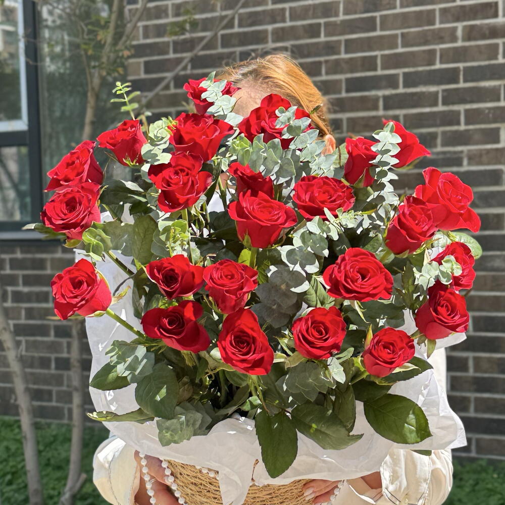 Корзина с розами