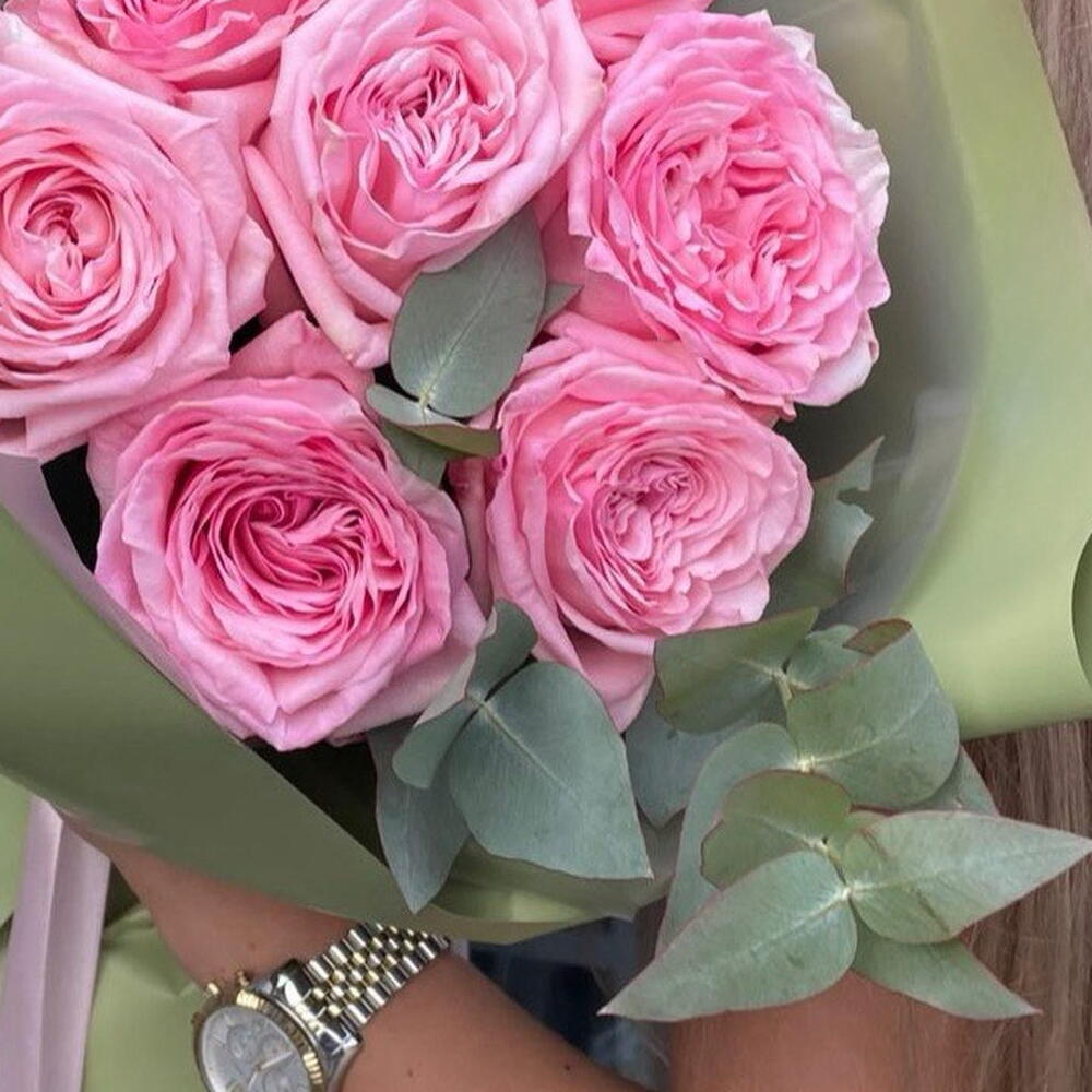 Садовые розы Pink O Hara с веточками эвкалипта "Аромат Франции"