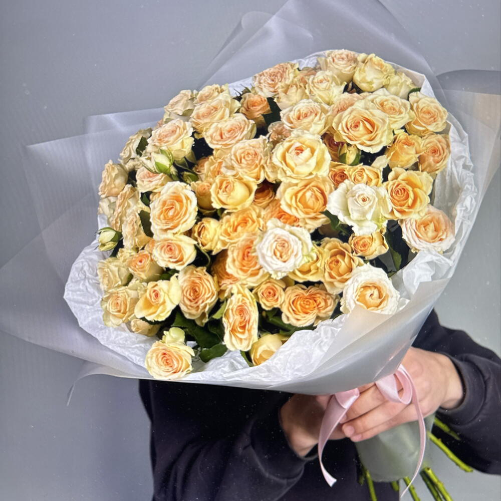 Букет из нежных кустовых роз (49-0513)