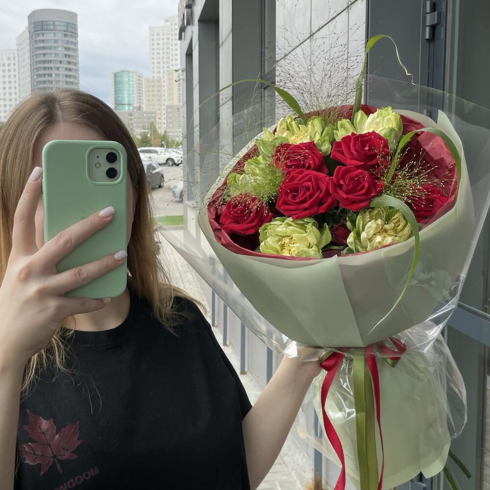 Букет с розой Вегги и паникумом