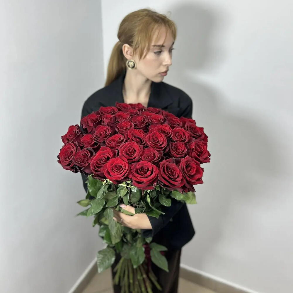 35 красных Эквадорских  роз