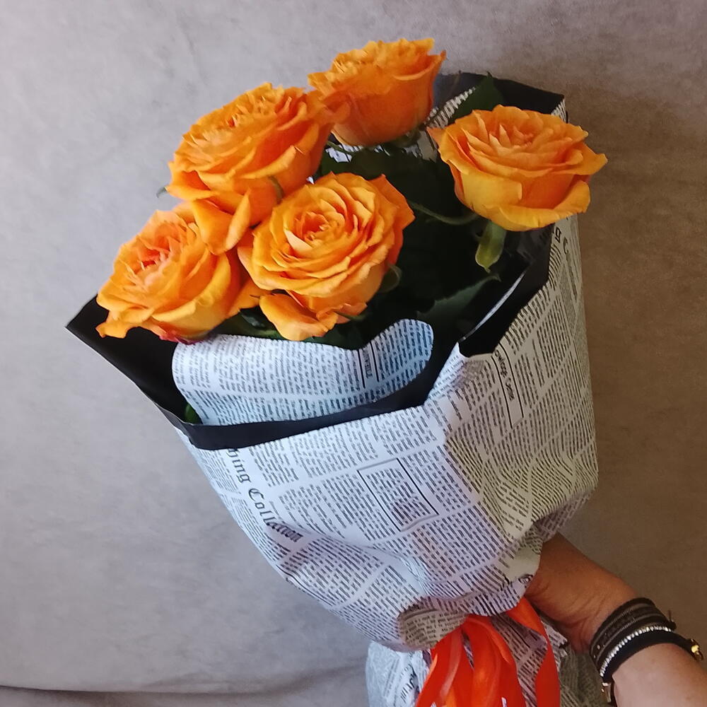 Розы рыжие
