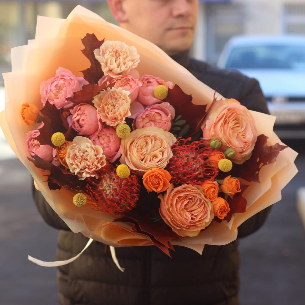 Осенний букет с пионовидными розами Кахала, джульетта. Букет 124 Kimbirly Flowers