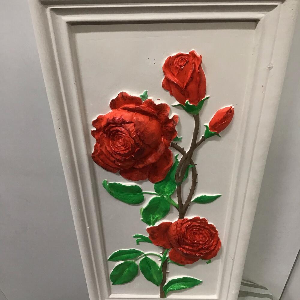 Барельеф ‘Маки