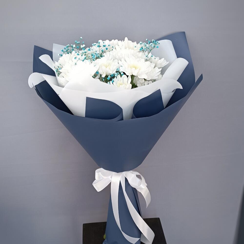 Chrysanthemums mono bouquet