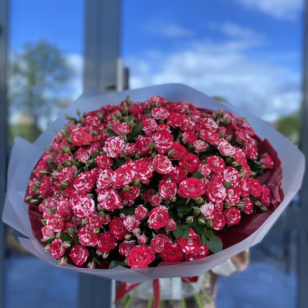 35 веток кустовых роз Фаер