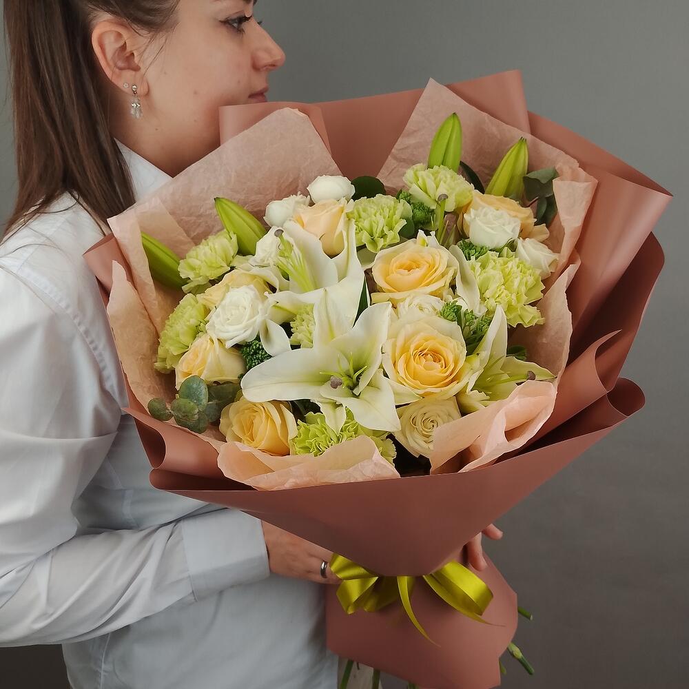 Букет 💐 сочное лето💐 с лилиями, розами, сортовыми диантусами