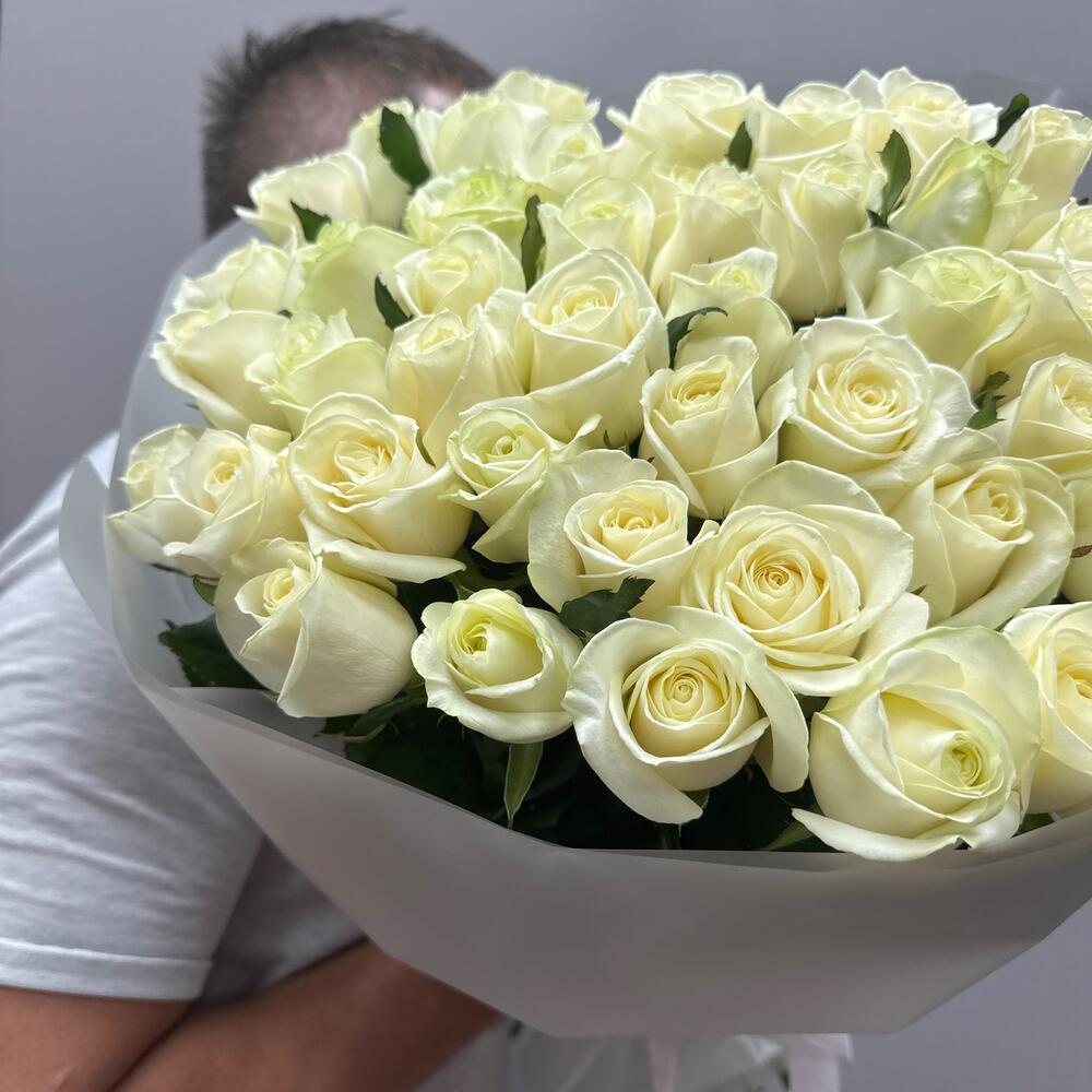 Моно букет из белой розы 51шт