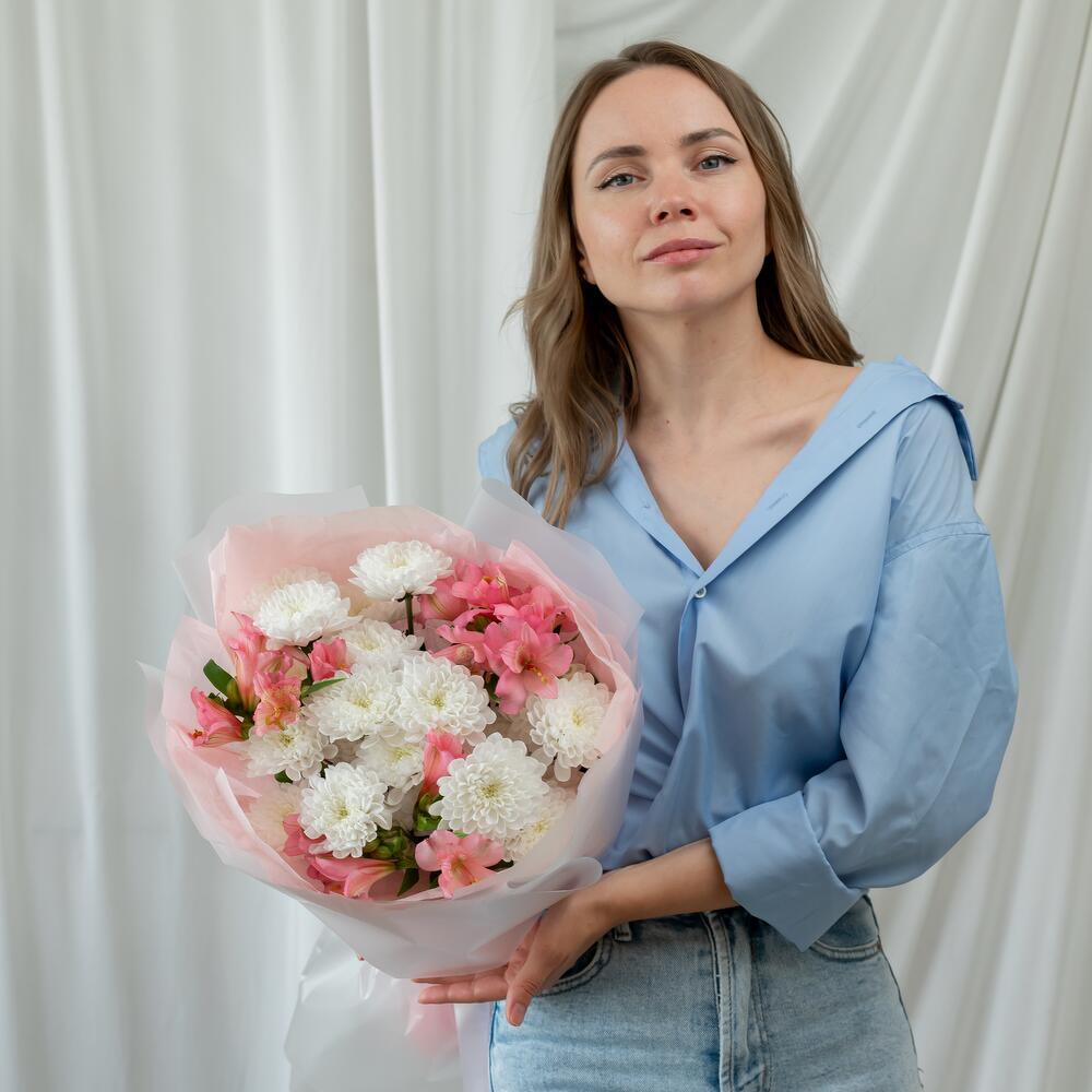 Букет альстромерия и хризантема