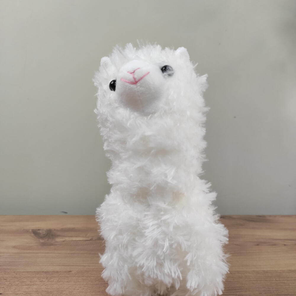 White lama 24 cm