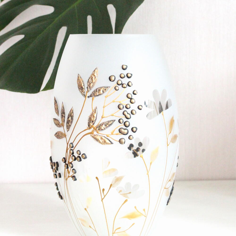 Glass vase for flowers