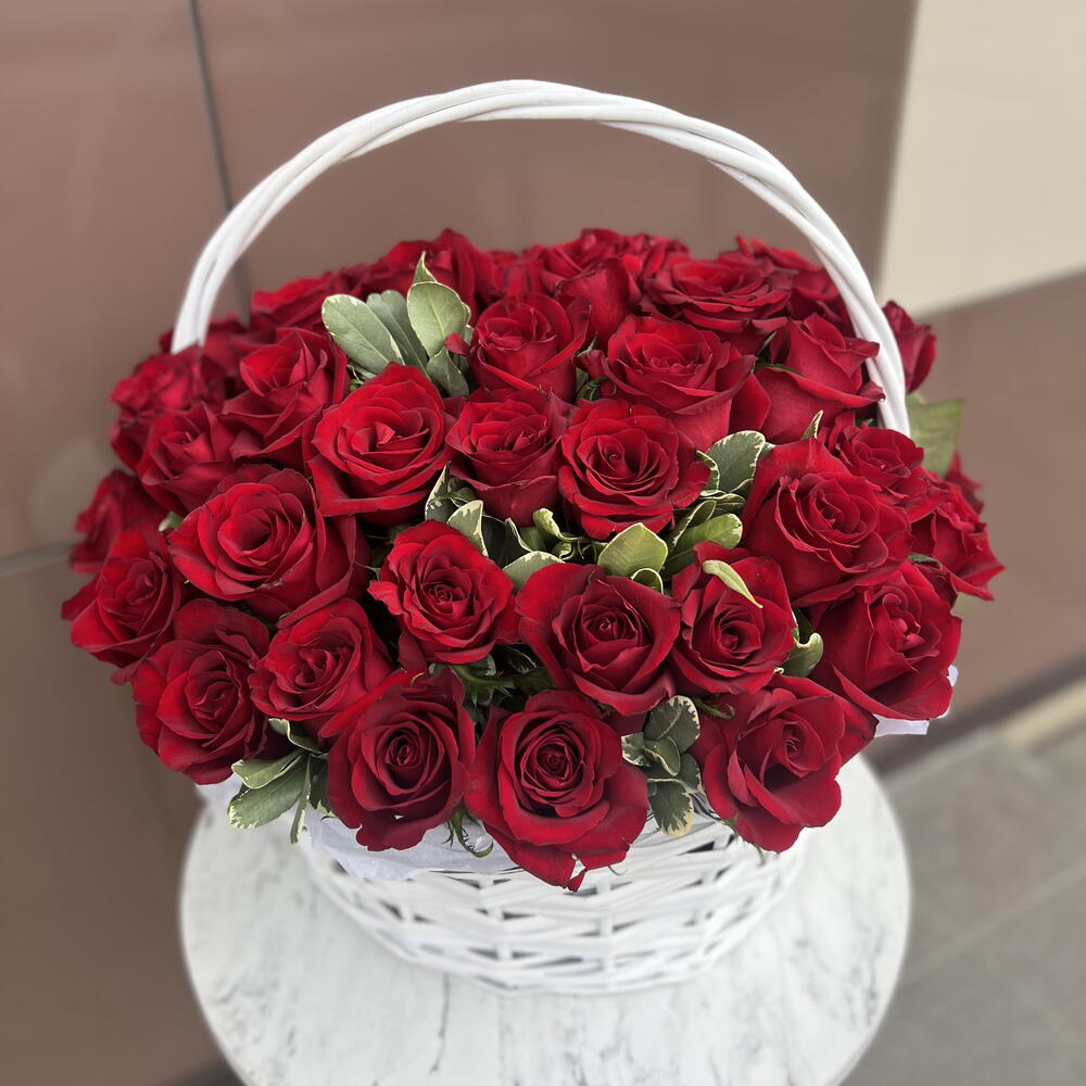 Корзина из 51 розы