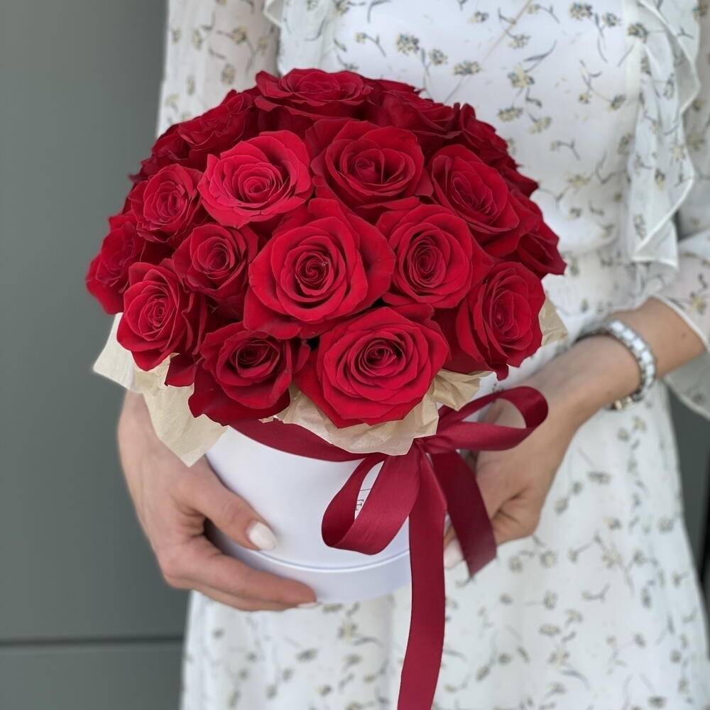 Коробка Фридом из 25 красных роз
