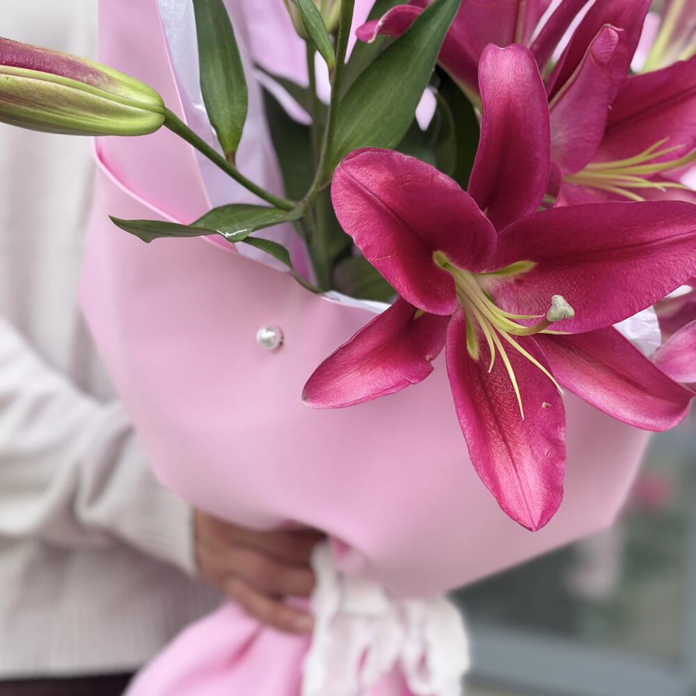 Монобукет «Королевская лилия» — лилии бордовые 🌺👑