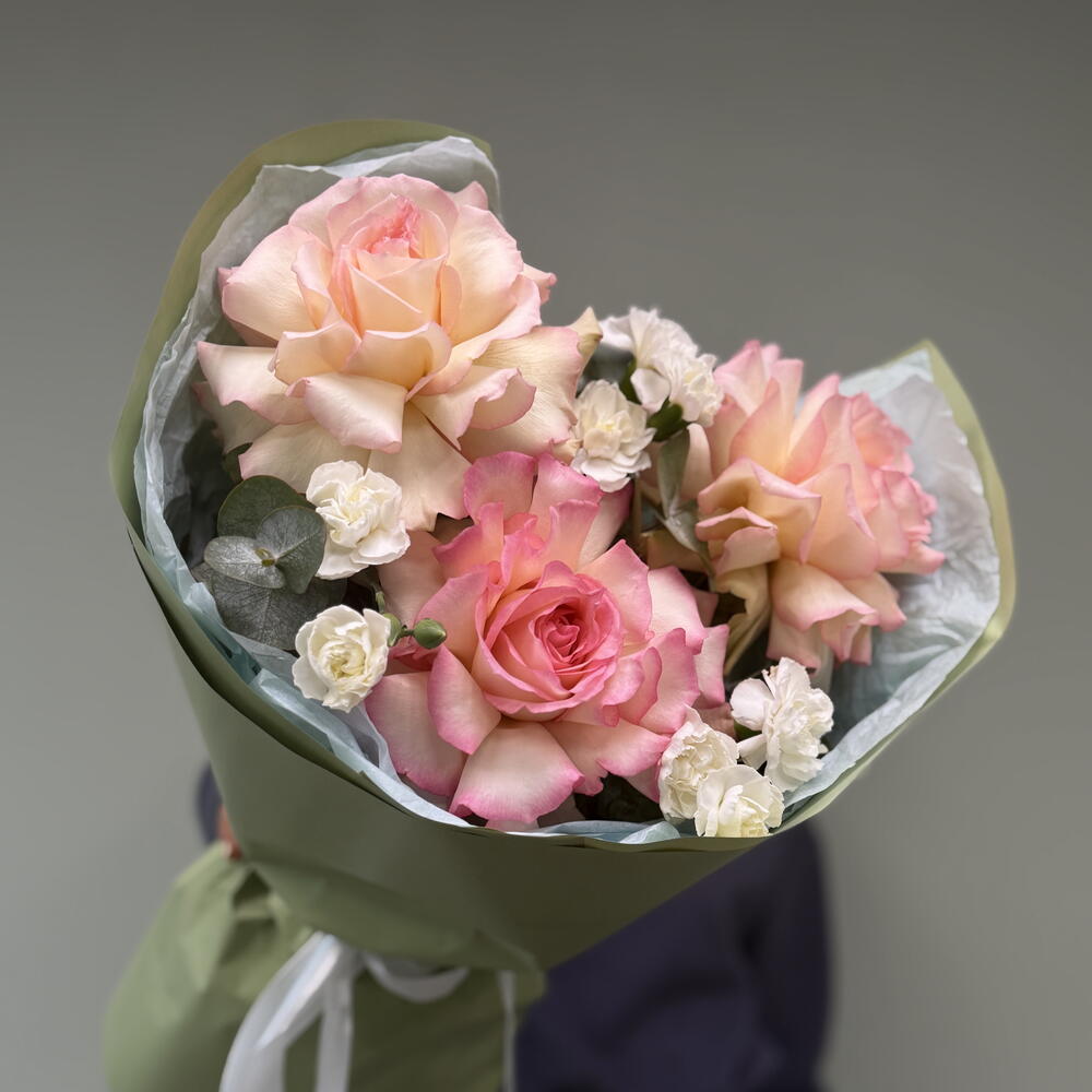 Авторский букет из французских роз и диантусов💐
