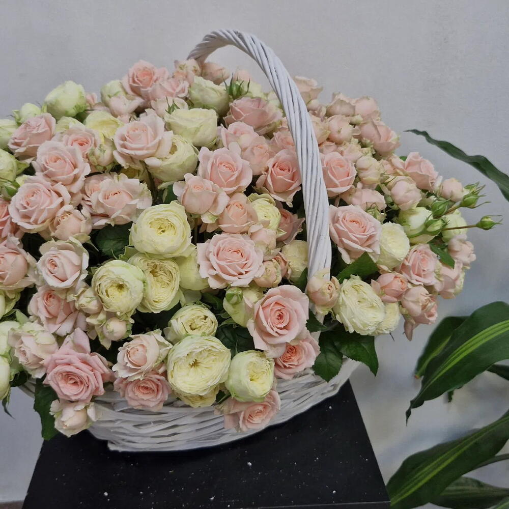 Цветы в корзине 💞💞💞