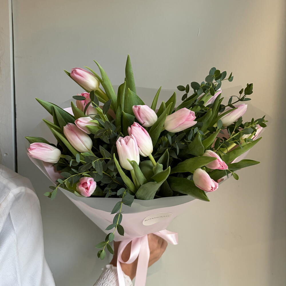 Тюльпаны и эвкалипт 🌷
