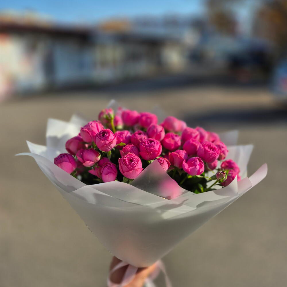 Пионовидная роза