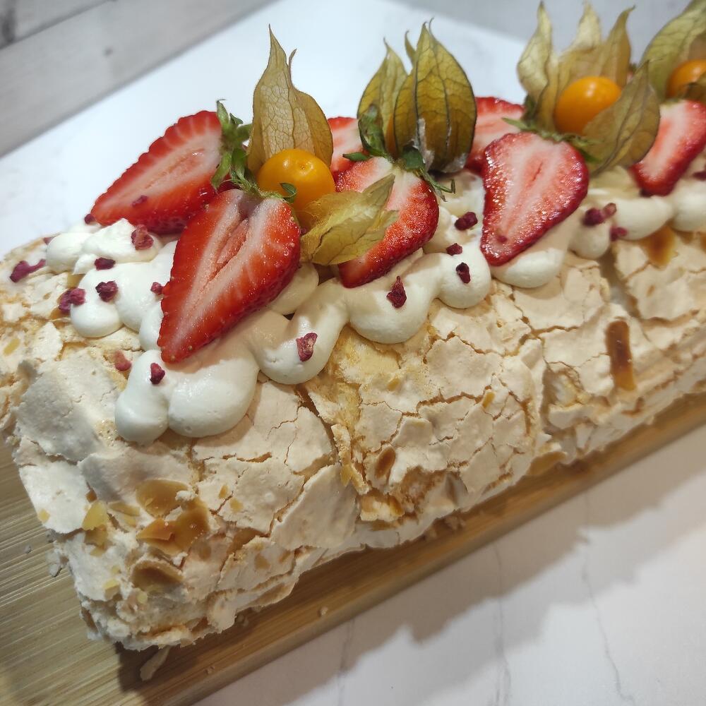 Меренговый рулет, Confectionery & Bakery Rostov-on-Don, Rostov region,  Russia, buy at a price of 1700 RUB, Meringue Roulade on Tort dlya vas with  delivery | Flowwow