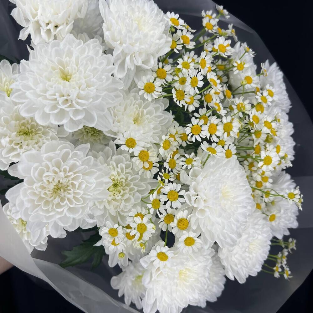 Хризантемы с ромашками