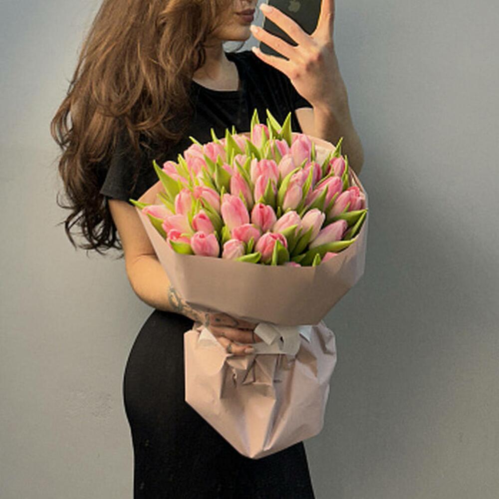 Букет из 49 розового тюльпана