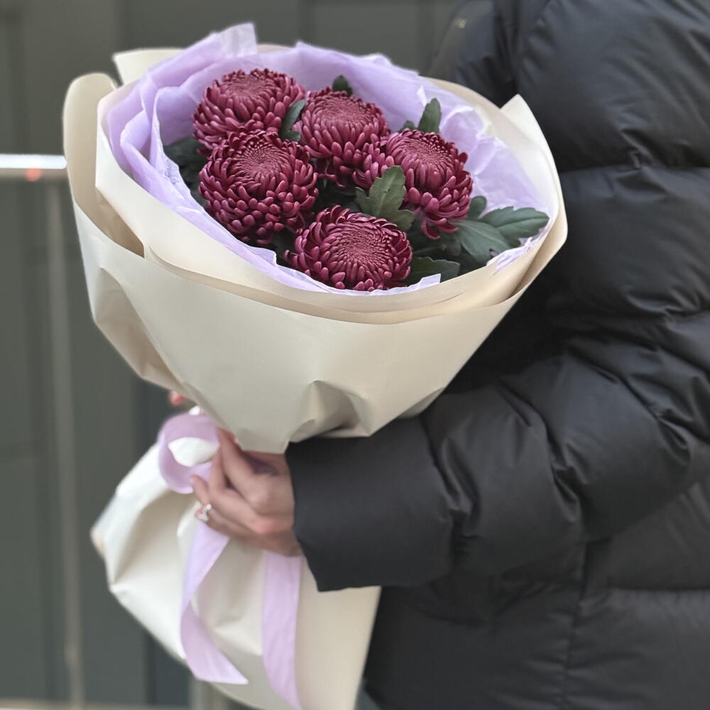 Букет Кураж из 5 хризантем сорта бигуди