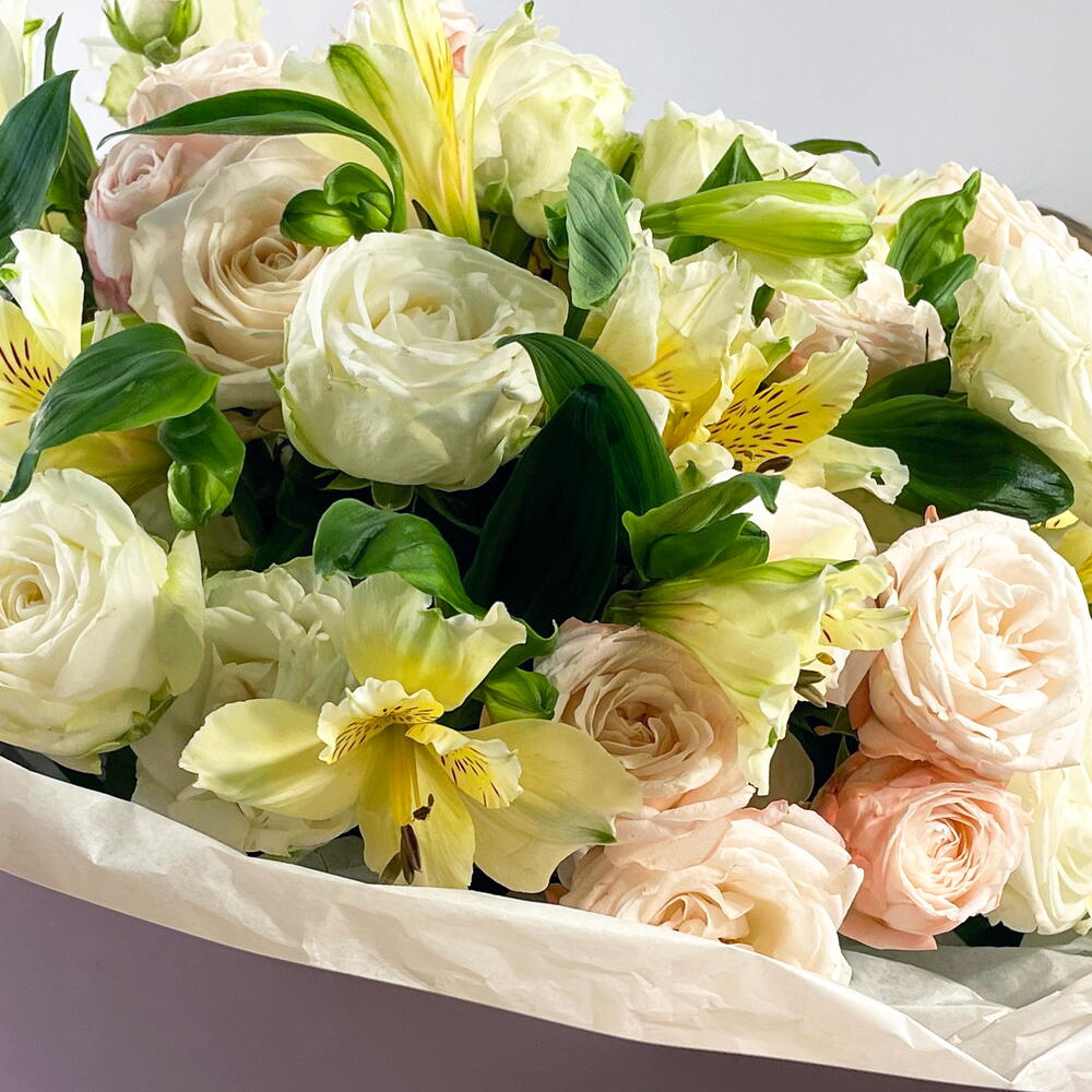 Bombastiki and alstroemeria