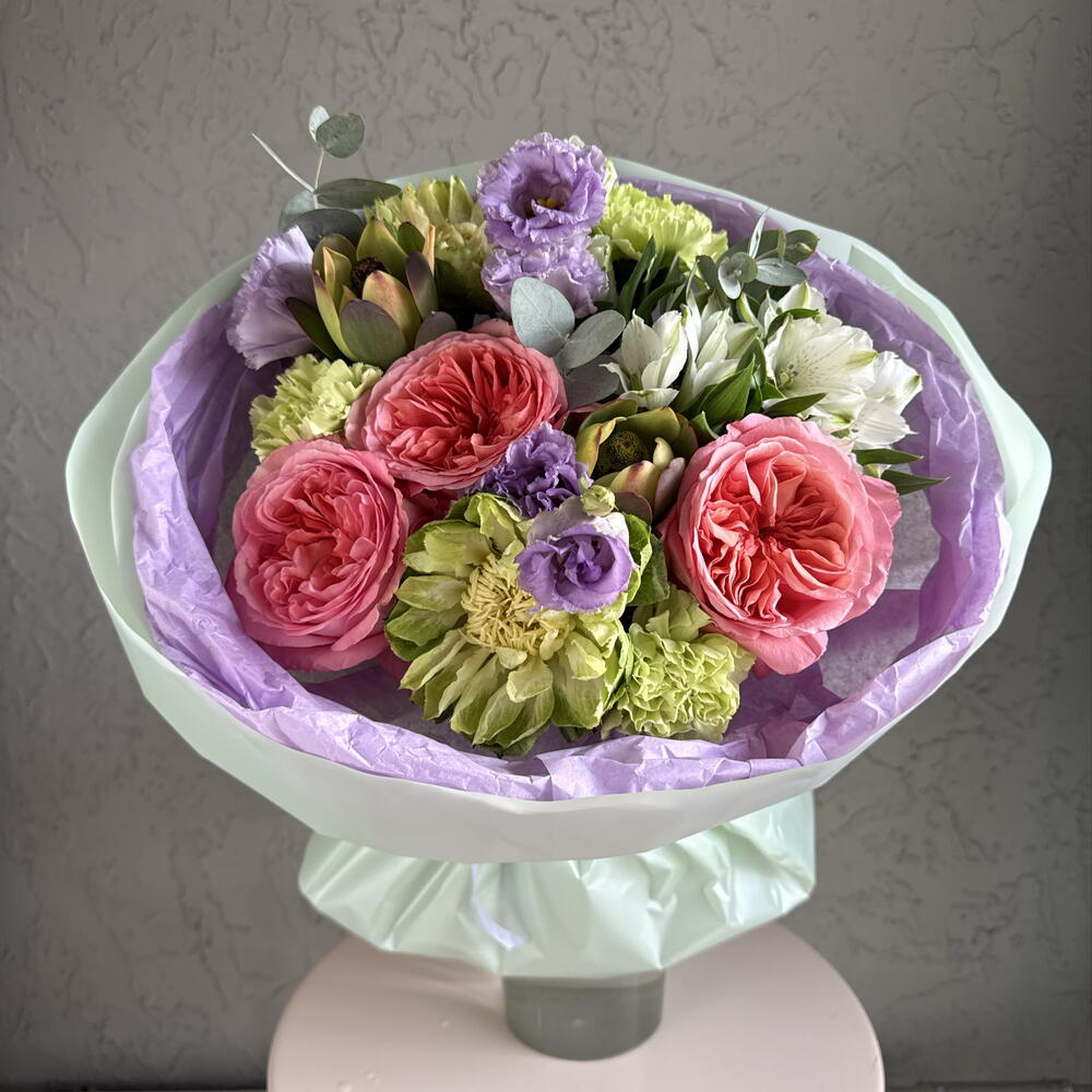 Сиренево - зеленый букет 💐