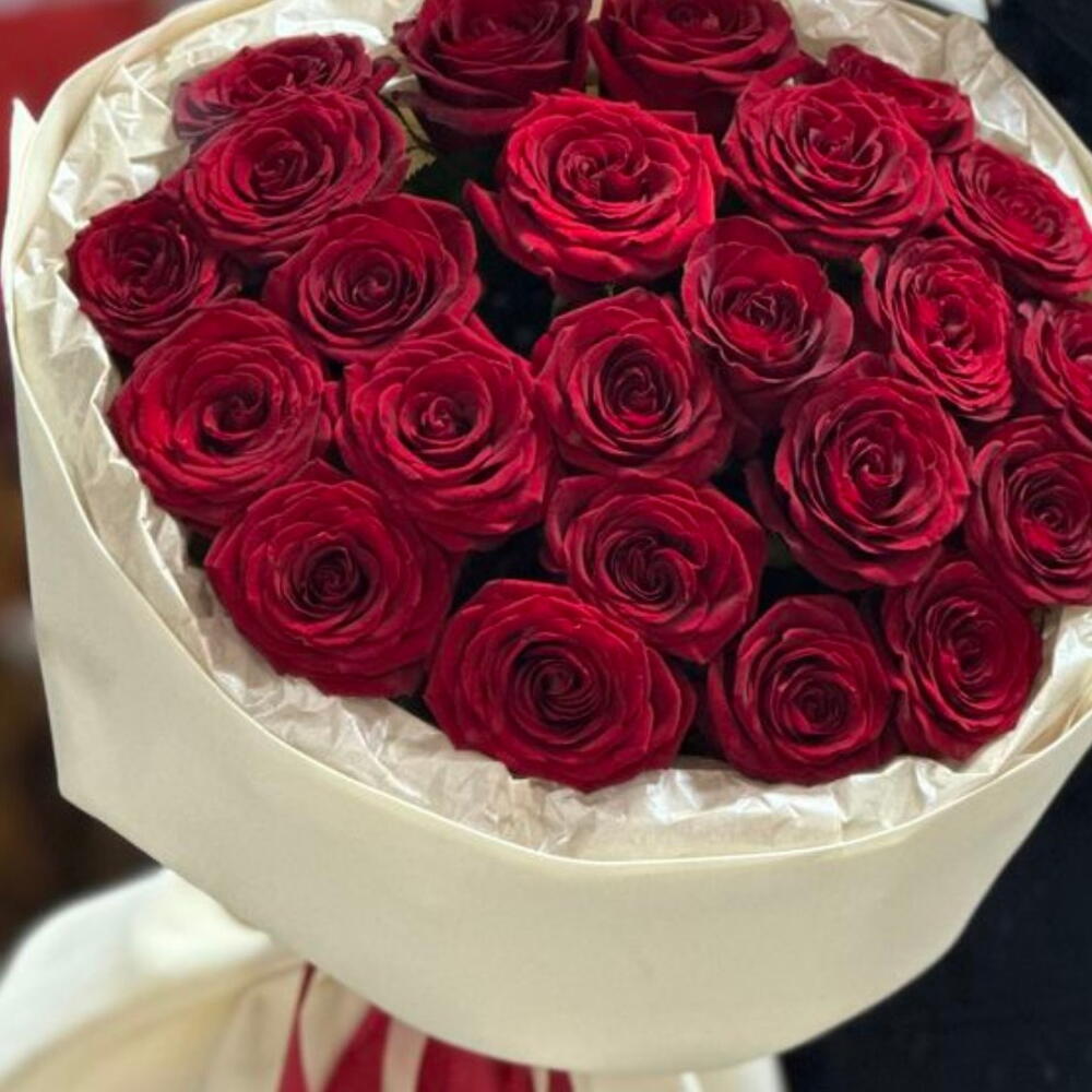 23 RED NAOMI