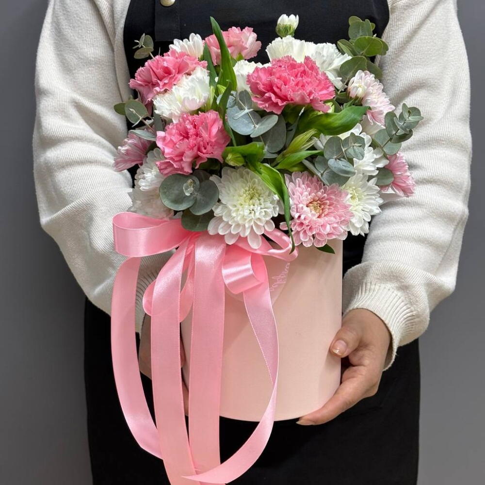 🌸Композиция с диантусами в шляпной коробке