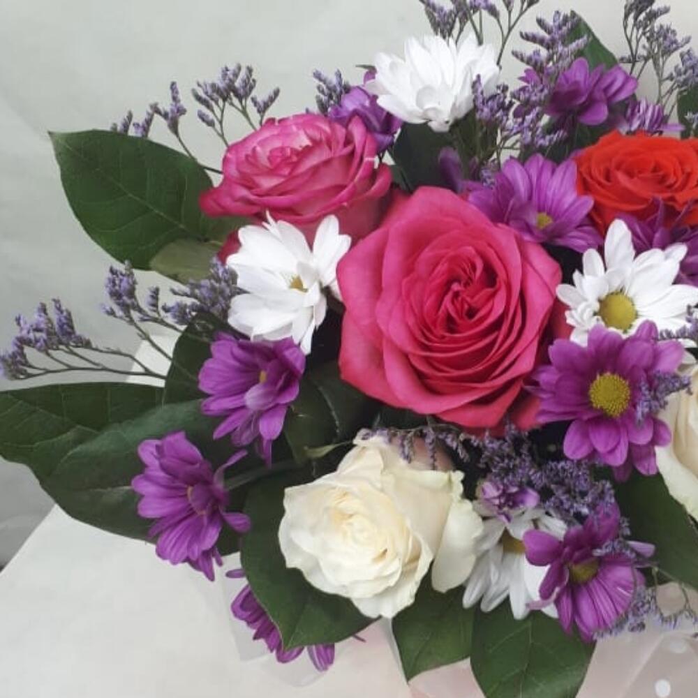 Цветы в коробке, Цветы и подарки в Брянске, купить по цене 2860 RUB ...