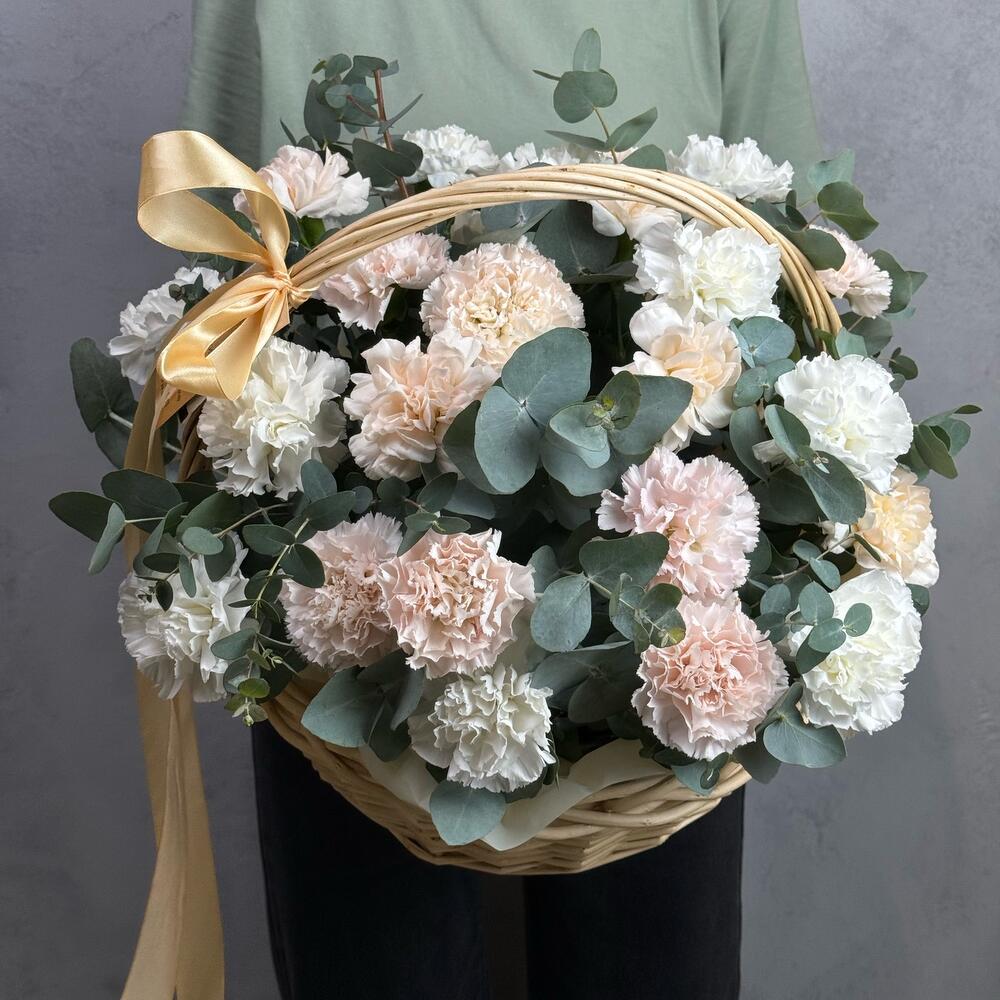 Корзина с диантусами
