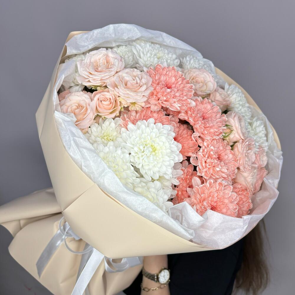 Букет из хризантем и кустовой розы 🌸