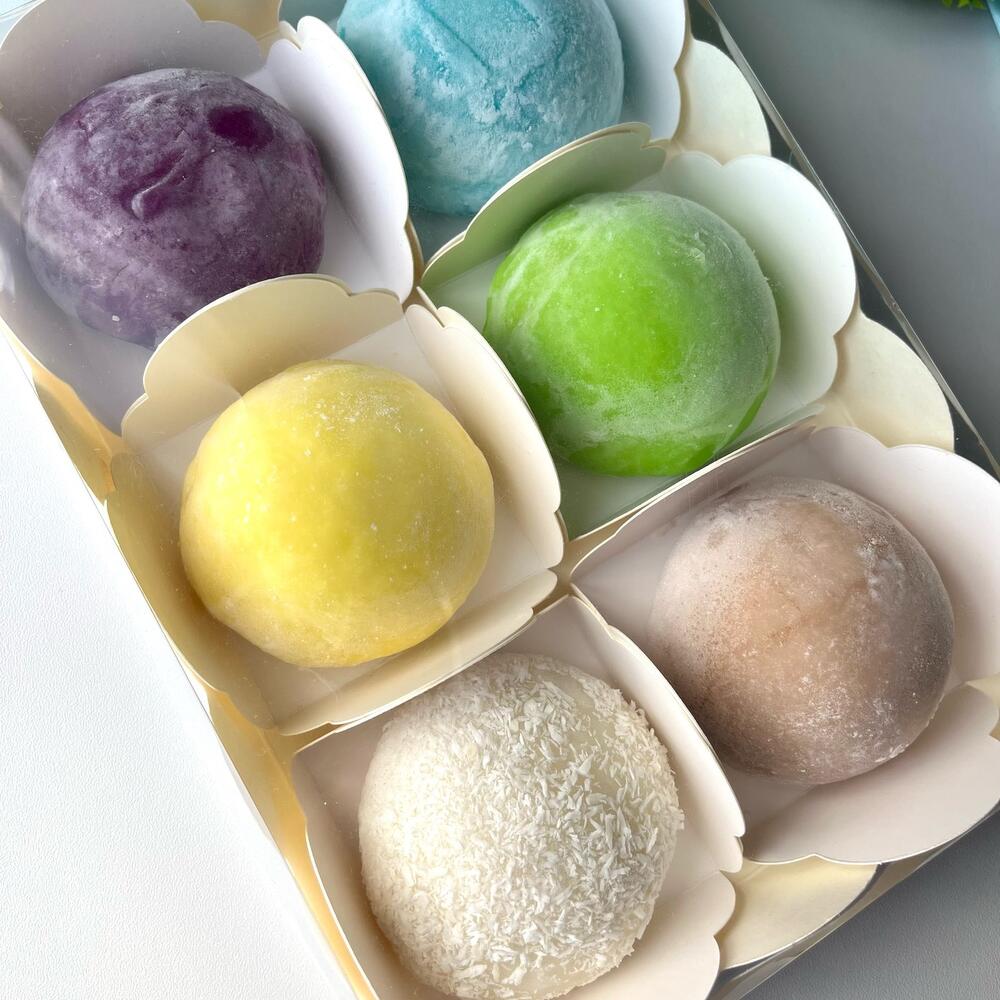 Mochi │ MOCHI in a box