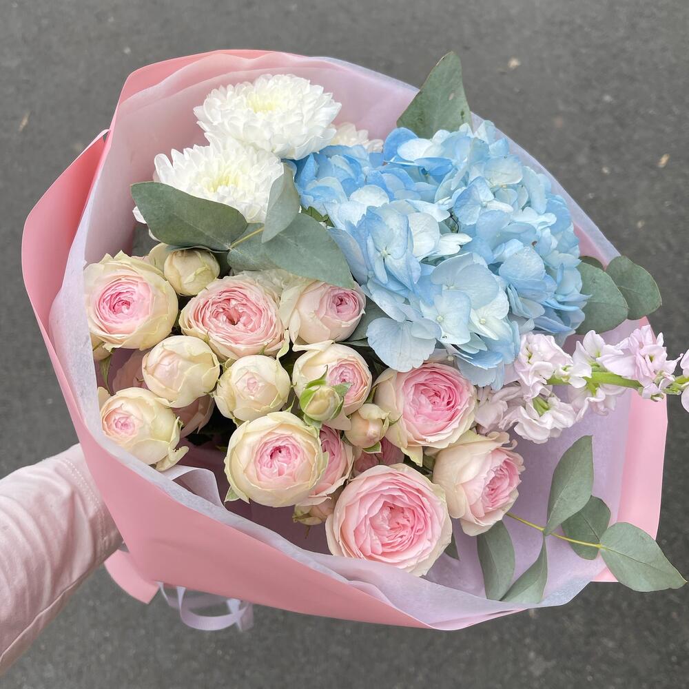 Гортензия, роза, хризантема,  маттиола