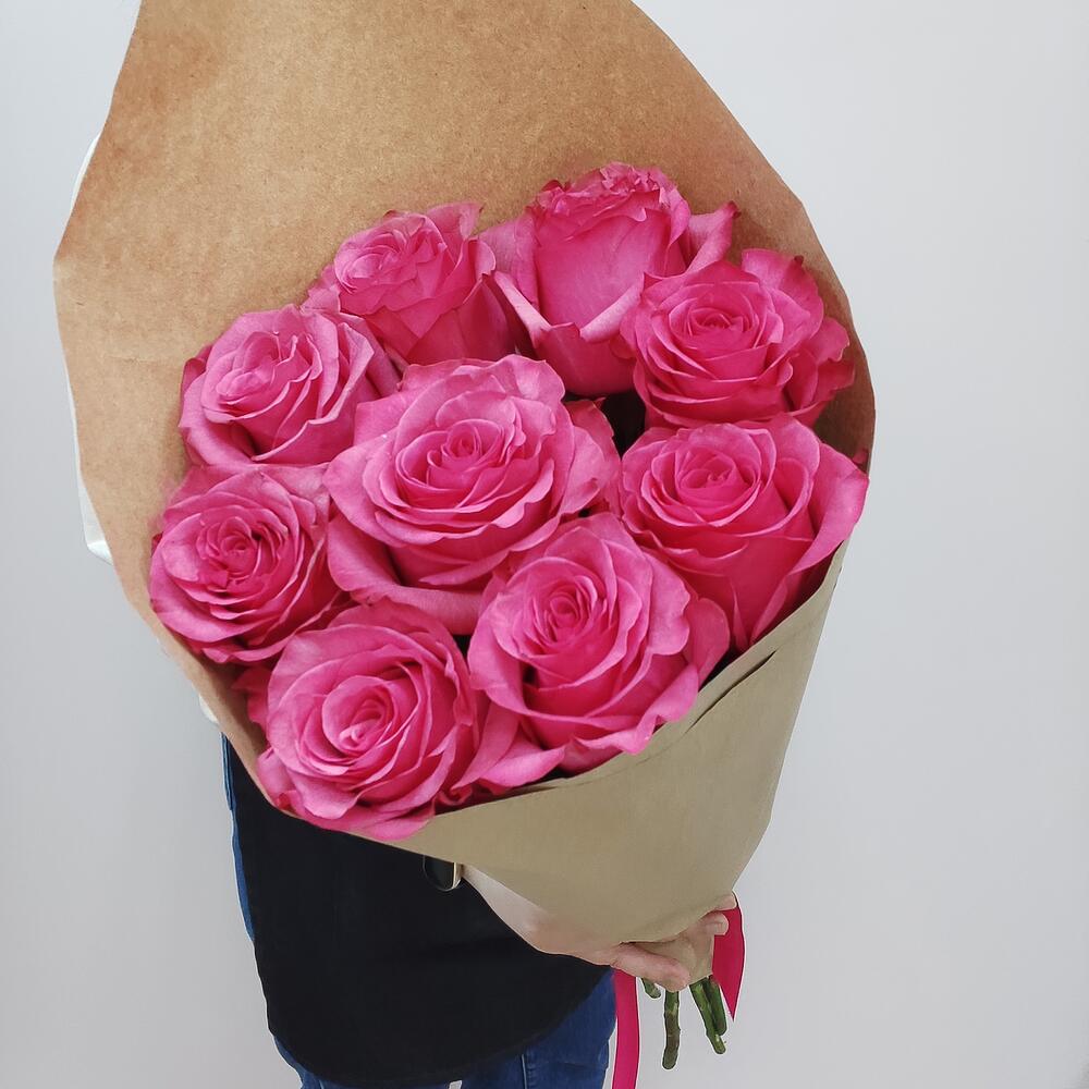 9 ярких роз в крафте💘