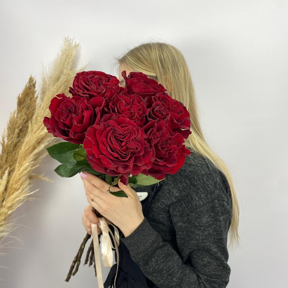 Красные ажурные розочки🌹