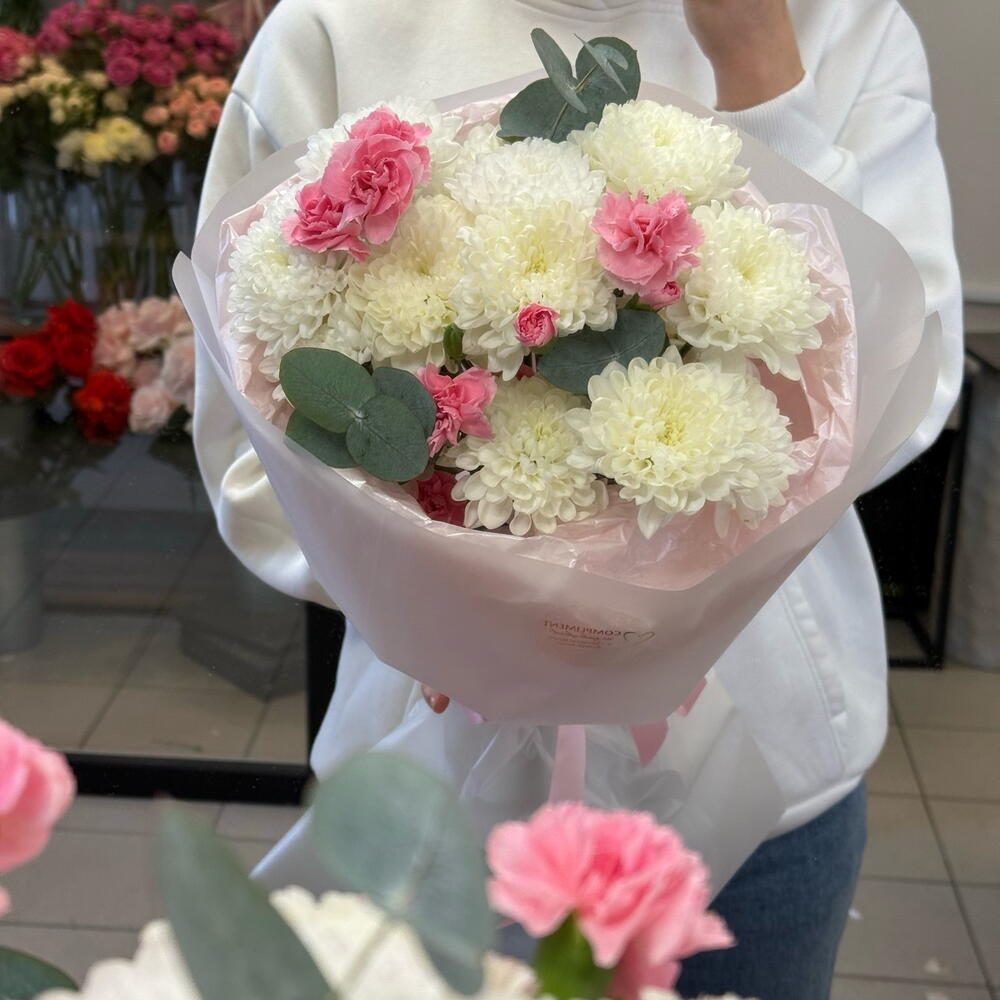 Букет с кустовым диантусом