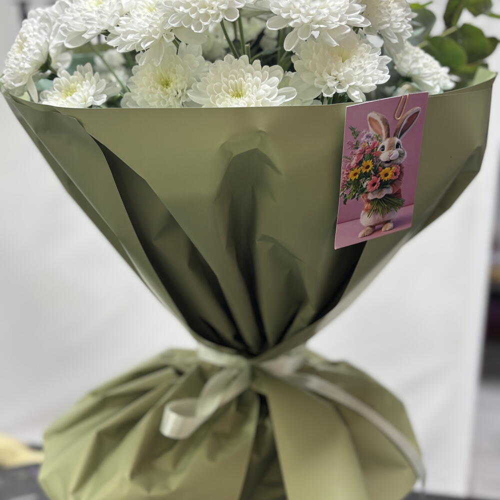 white bush chrysanthemum