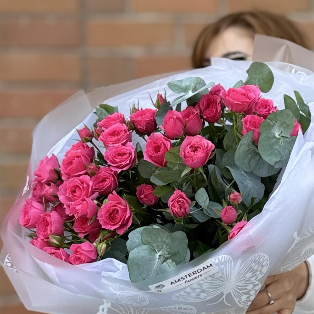 Букет с кустовыми розами