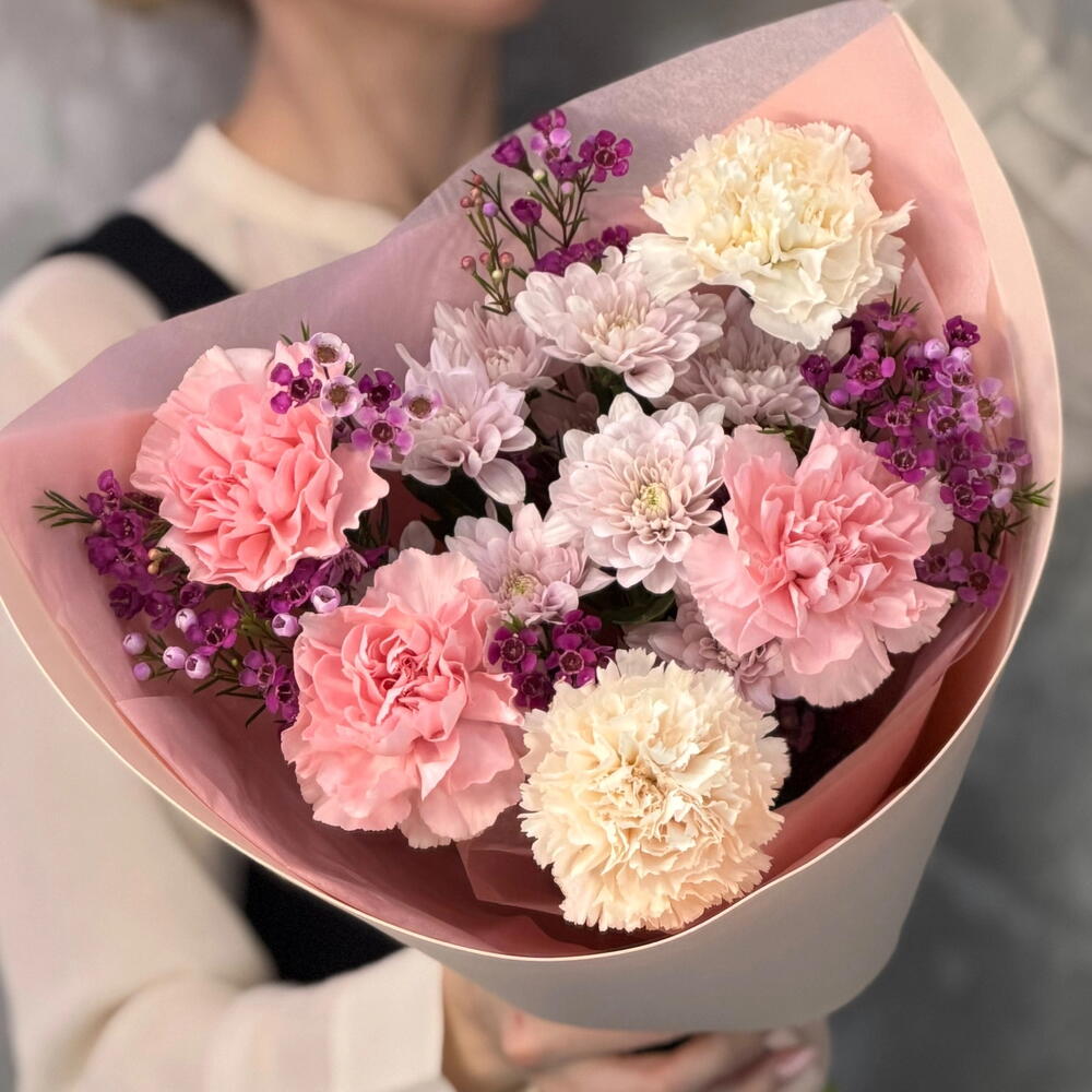 Нежный розовый ароматный букет хризантема, диантусы и хамелациум🌸 1 сентября