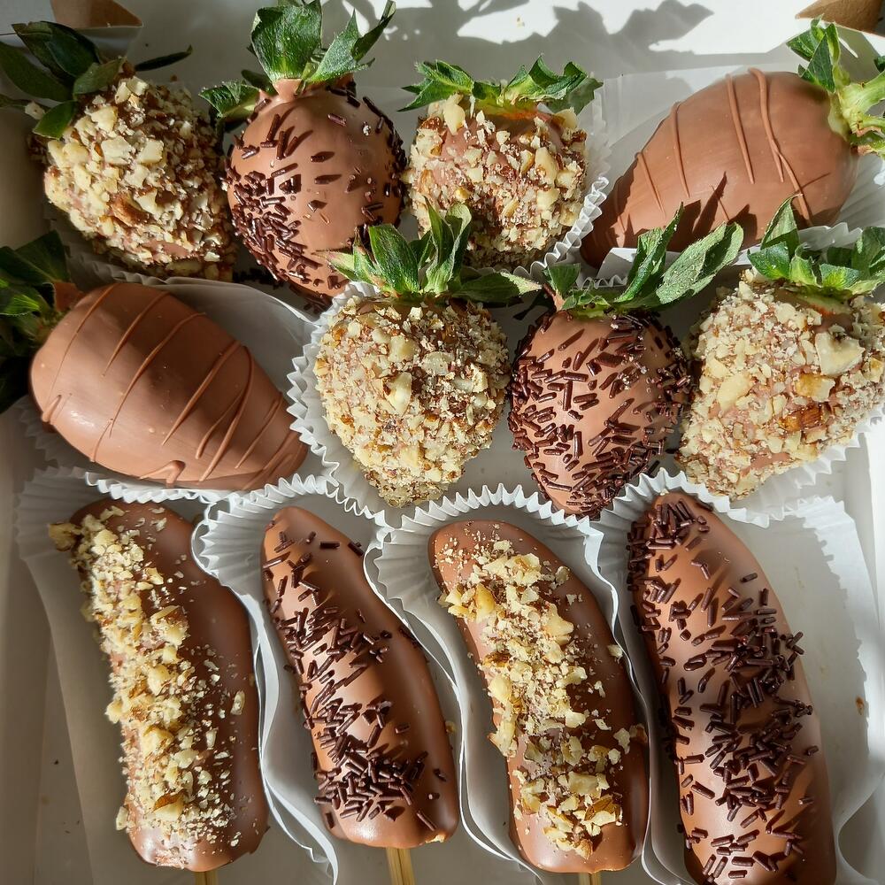 Набор клубника и банан в шоколаде, Confectionery & Bakery Saint Petersburg,  Leningrad Region, Saint-Petersburg, Russia, buy at a price of 2500 RUB,  Chocolate-Dipped Strawberries on Chocolatparadise with delivery | Flowwow